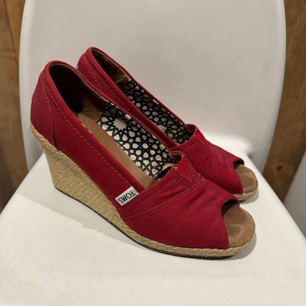 Toms Michelle wedge heel Sz 7.5 red
